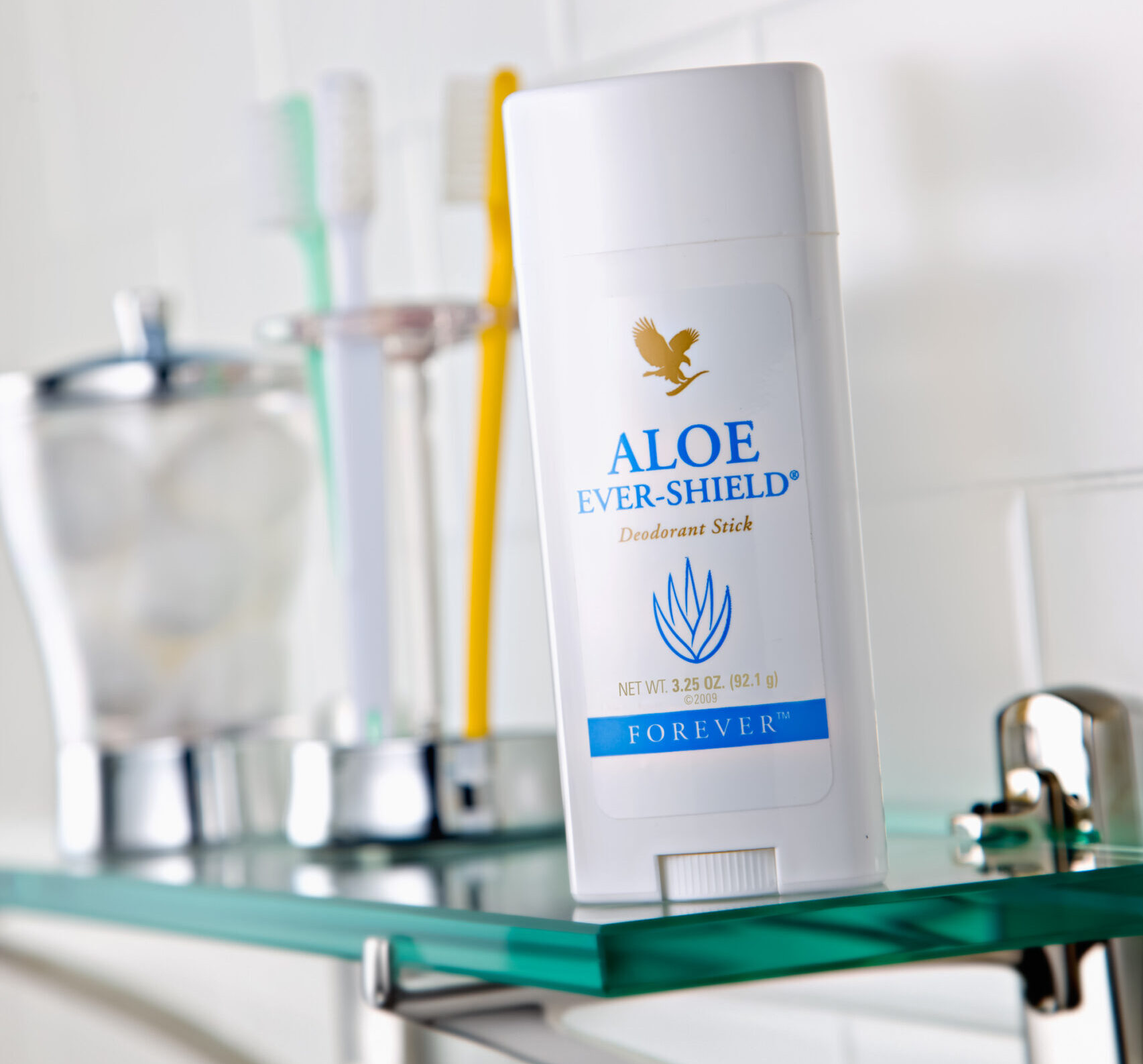 Univerzální pomocník Aloe vera zajistí pohodové léto 1 ALOE EVER SHIELD deodorant 2 scaled e1624018893511