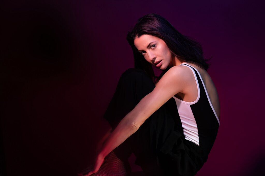 Zkušenosti koučky jsou pro zpěvačku velký zdroj inspirace, Valerie MOOD - nová tvář české hudební scény 1 Valerie MOOD