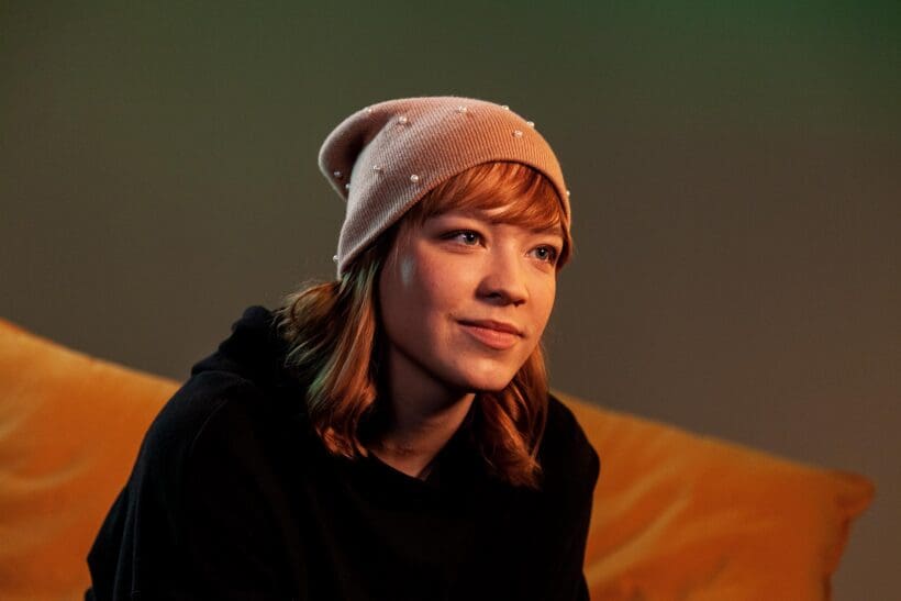 První lásky, šikana a sociální sítě. Česká televize uvede první hraný webseriál nazvaný TBH o životě středoškoláků