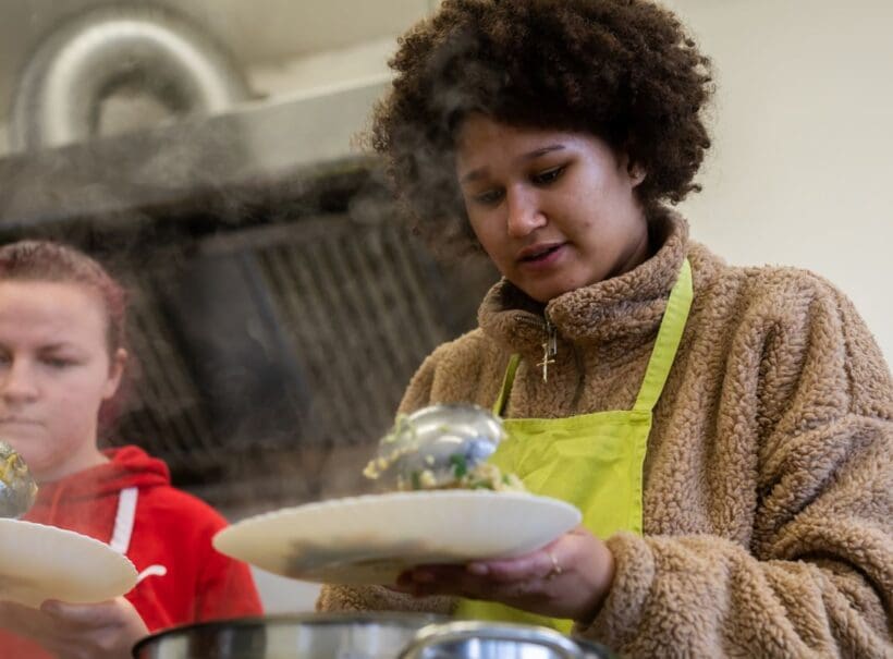 Vaření v komunitní kuchyni s Romanem Paulusem
