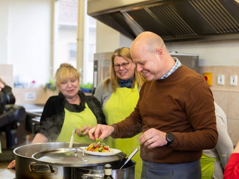 Vaření v komunitní kuchyni s Romanem Paulusem