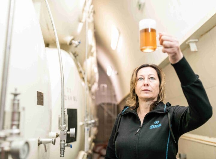 ŽENY VAŘÍ PIVO – NATAŠA ROUSKOVÁ