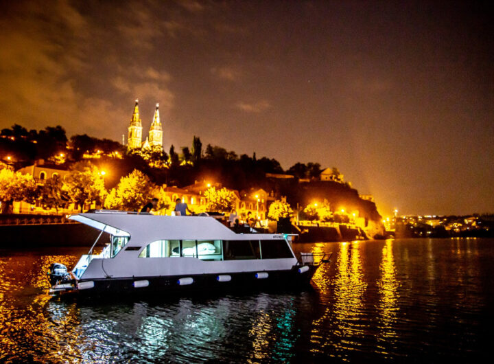 Flotila YachtBoat na Vltavě & Tip