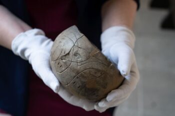 4 K vzacnym predmetum na vystave Bylany patri i predmety neoliticke kultury s linearni keramikou foto Rene Volfik