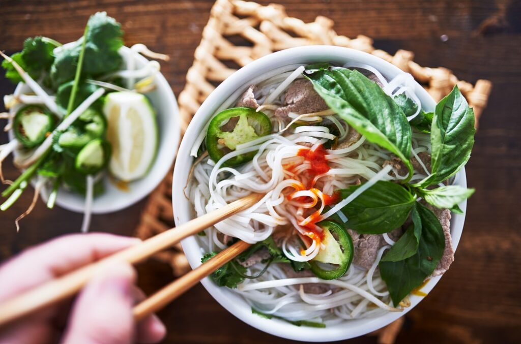 vietnamská kuchyně, Dáme jídlo