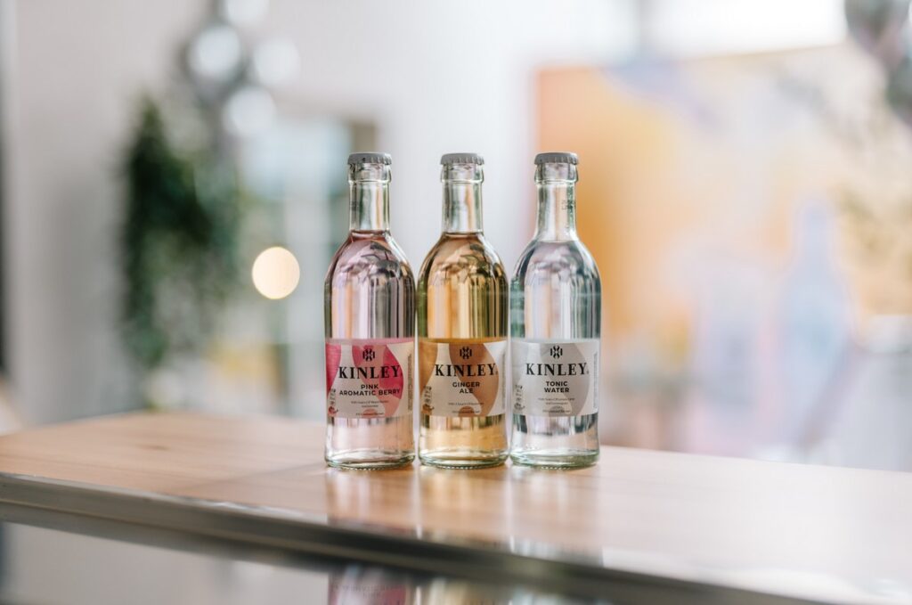 Udělejte si chvilku pro sebe a vyzkoušejte nové příchutě Kinley 1 Kinley Tonic