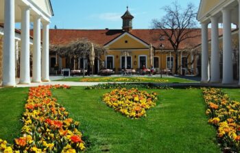 Piešťany, lázně, cestování, zraví, wellness, Lázeňský ostrov, artritid, artróz, poruchy muskuskeletárního systému, osteoporózu, rehabilitace, cyklovýlety, běh, výlet, procházka, Hotel Esplanade, relax, rodinná dovolená, životní styl, Slovensko, Thermia Palace,