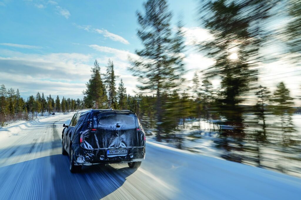 #2: Systém řízení trakce modelu Kia EV9 s výbornou ovladatelností na sněhu a ledu 1 Kia EV9