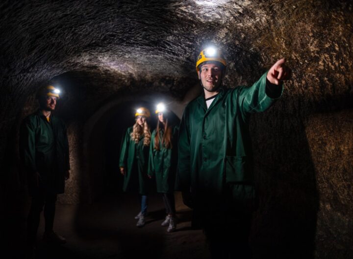Návštěvníci, Znojmo, podzemí, Na prohlídku krytu civilní obrany ve Znojmě míří první návštěvníci
