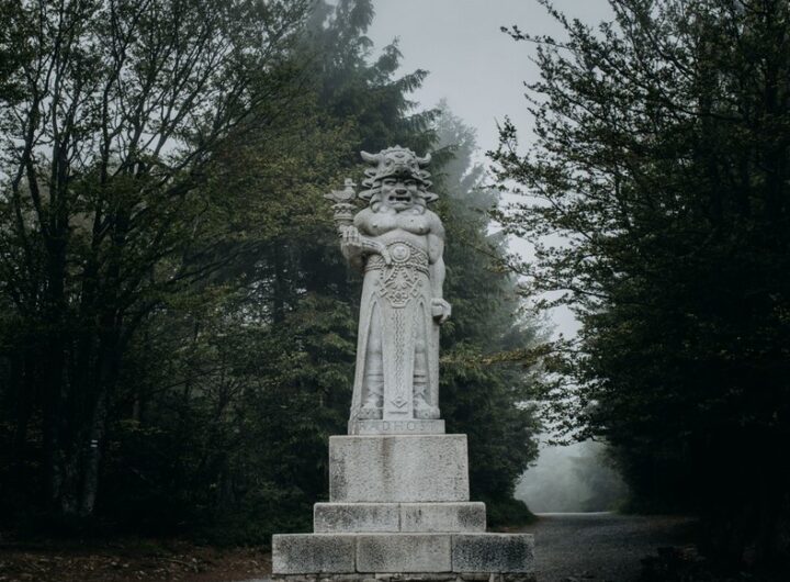 25 zajímavých faktů: Socha boha Radegasta slaví čtvrtstoletí