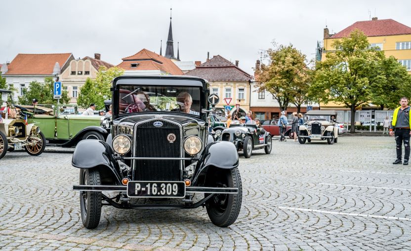 XIV. ročník Veteran Rallye Kutná Hora proběhne 26. – 27. srpna 2022 1 Veteran Rallye Kutná Hora