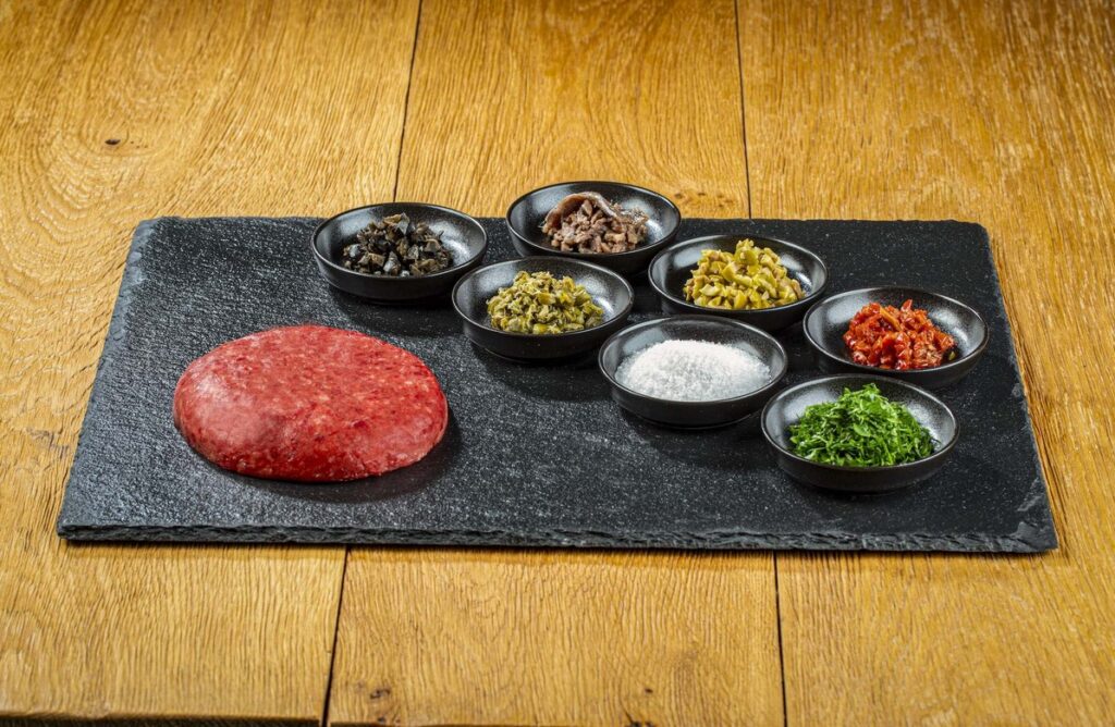 Recept: Italský hovězí tartar 1 Italský hovězí tartar