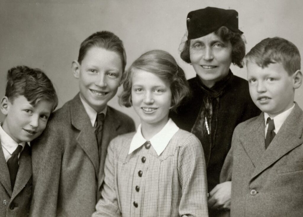 Kulturní mosty v Evropě Česká a moravská šlechta po roce 1945