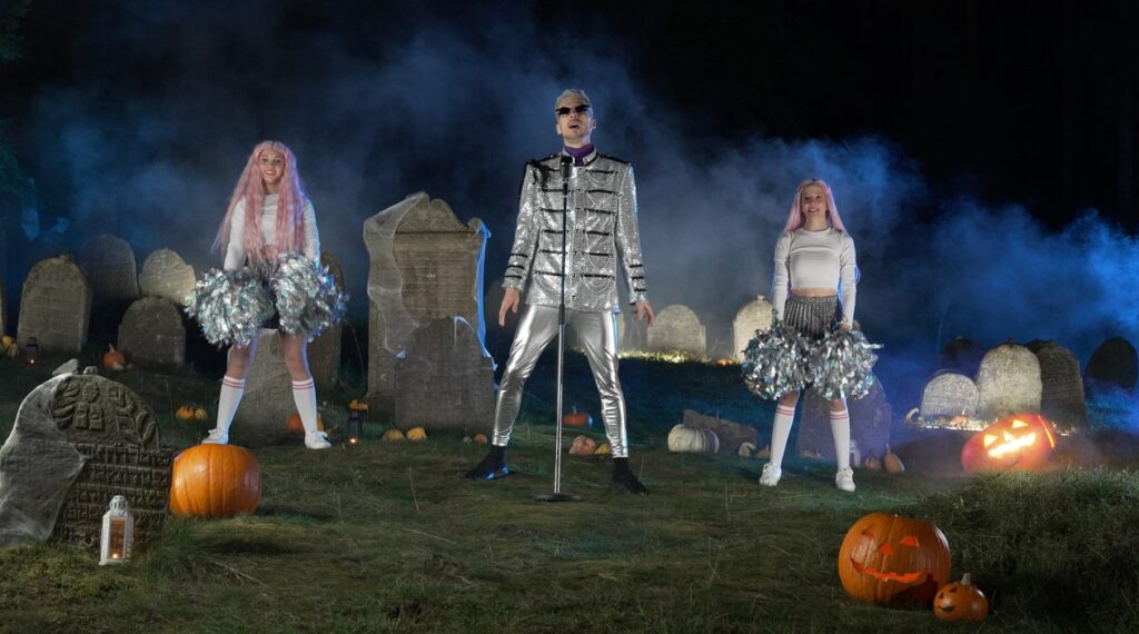 Zabil jsem svou holku, Upíra Dexe, kultura, hudba, Frank Wild,