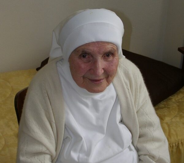 sestra Enigma, Nezapomeň