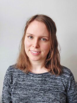 Magda Bělová, Maj šperky