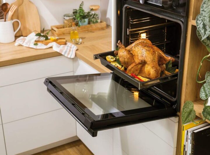 Jak vyčistit troubu po vánočním pečení?