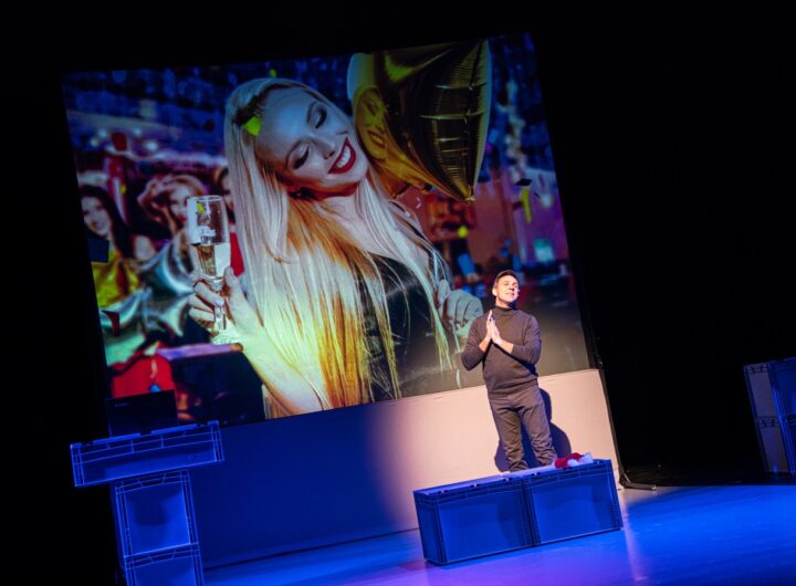 Roman Vojtek, Otec v šestinedělí 6, FOTO Divadlo Hybernia