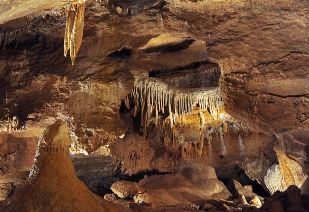 Koněpruské jeskyně