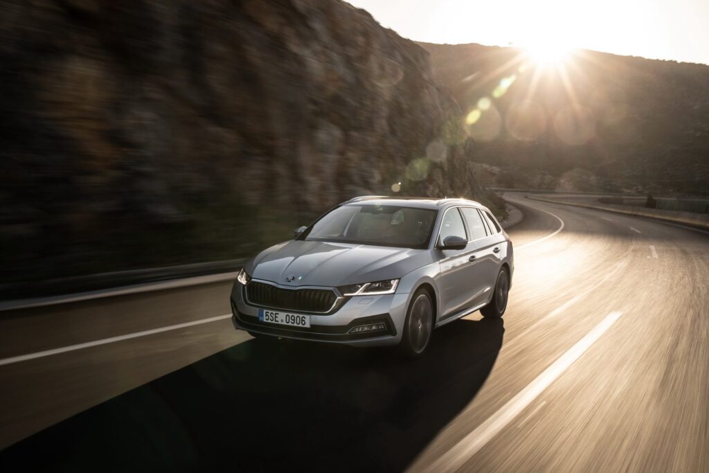 škoda auto, auto-moto, auto, Out of Bounds Odyssey, ChatGPT, Škoda Superb, Octavia Fresh