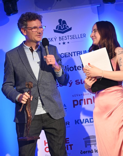 Českým bestsellerem za rok 2023 jsou Gazely Patrika Hartla