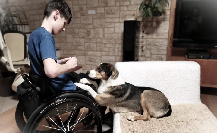 Pomozme Vikymu na nohy