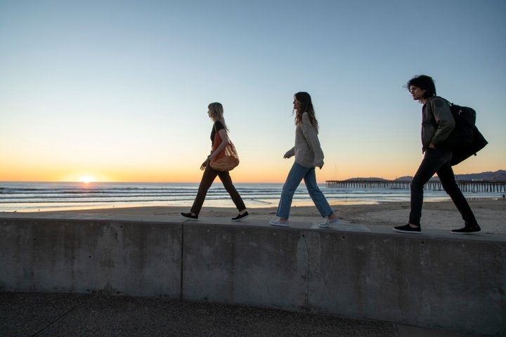 Barefootové boty, obuv, chůze, chodidla, pohyb, svaly,