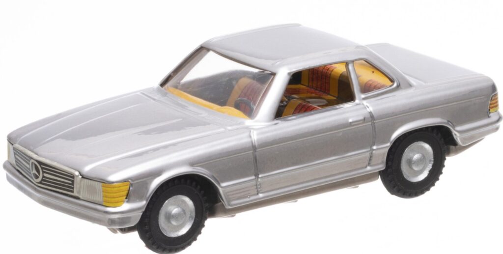 Mercedes coupestříbrný