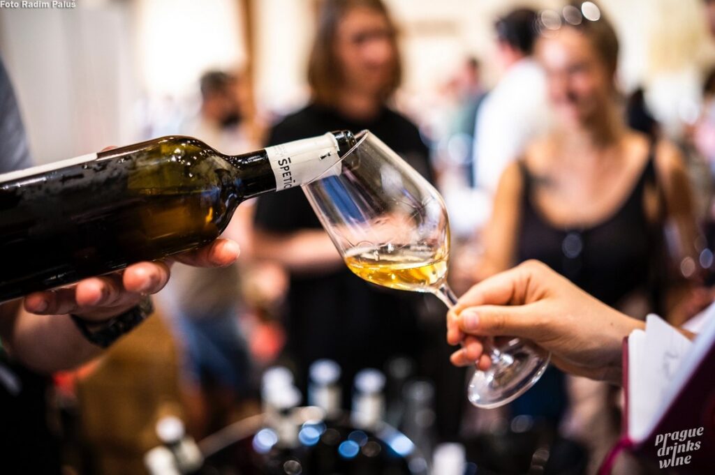 Praha pije víno 2024
