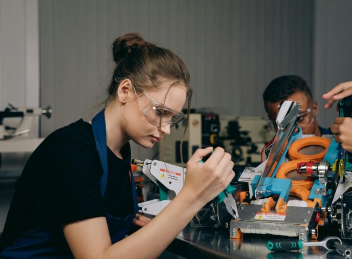 Robotika, mechatronika, aplikovaná informatika, experti