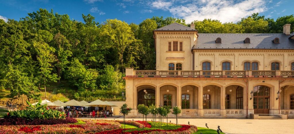 Šlechtova restaurace Autor MHMP, dokončení Šlechtovny