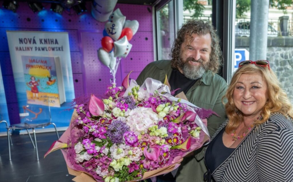 ......A PŘESKOČILA JISKRA nová kniha Haliny Pawlowské