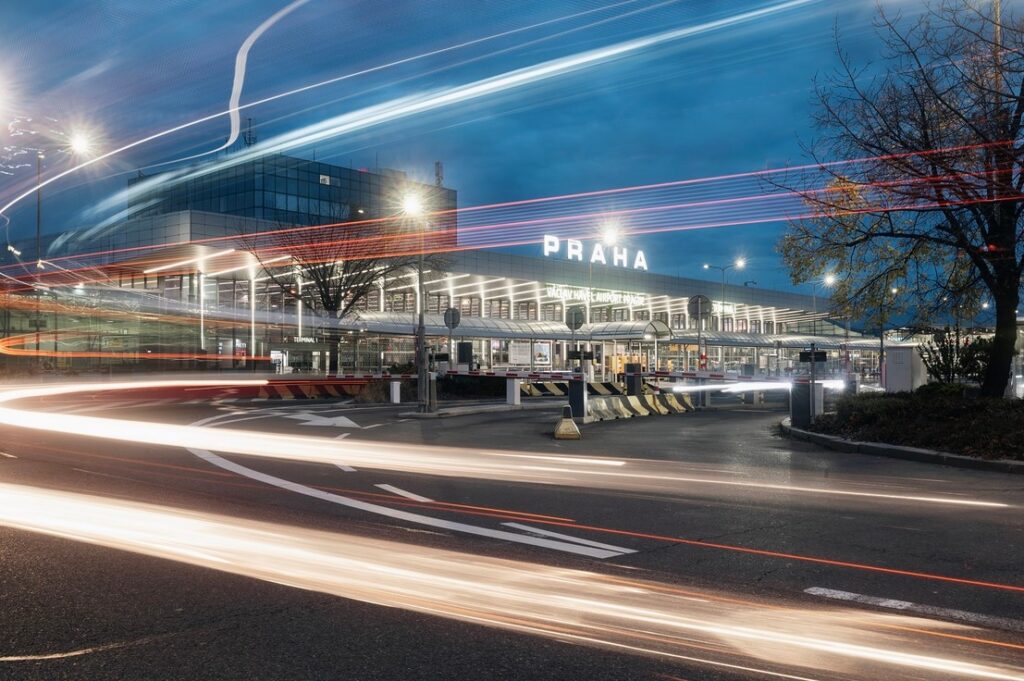 Letištěm Václava Havla