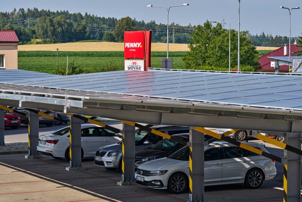 PENNY, solární parkoviště