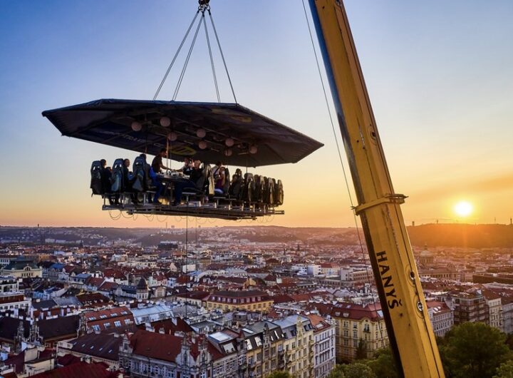 Dinner in the Sky