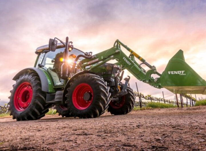 Vinaři, traktor, Morava