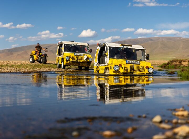Žlutý cirkus Dana Přibáně , Výprava Žlutého cirkusu, Žlutý cirkus, auto,