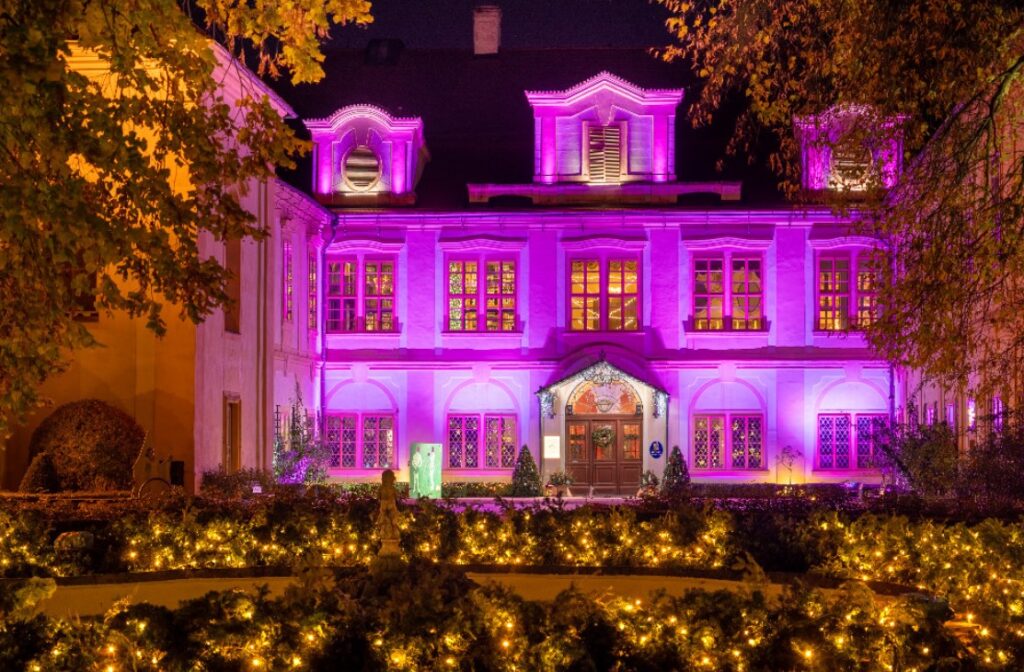 Loučeň & Příběh vánočního stromečku