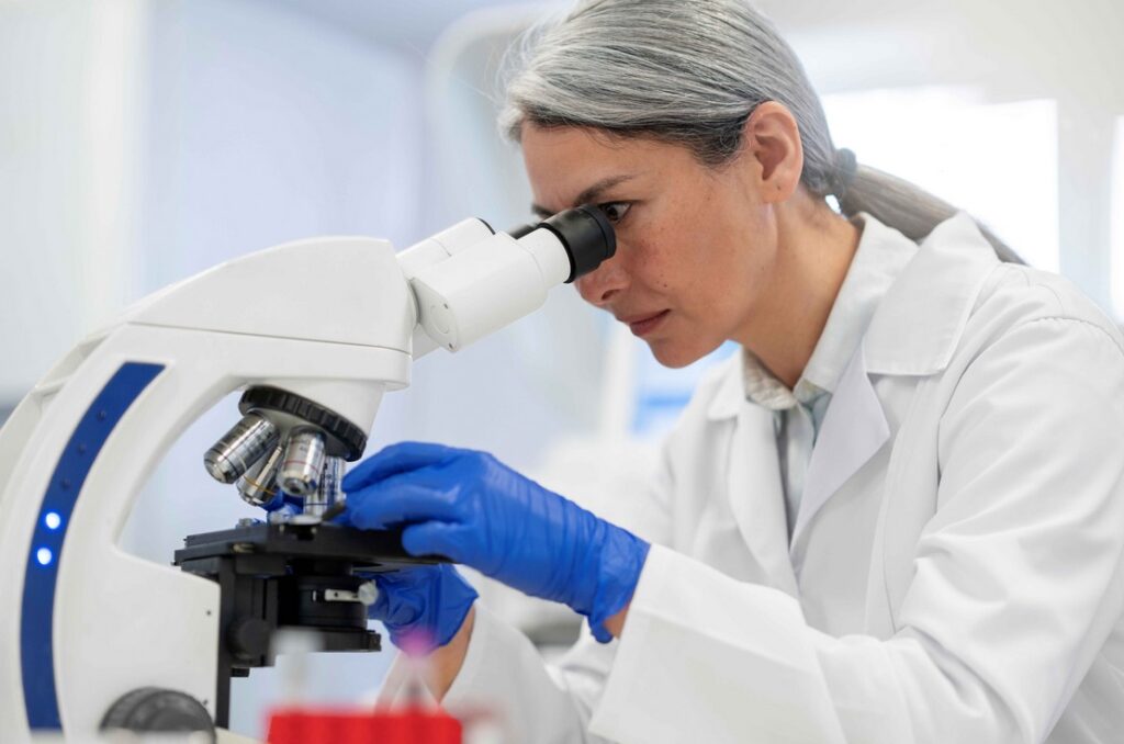 Čeští vědci ukládají fekálie dětí pro jejich léčbu v dospělosti