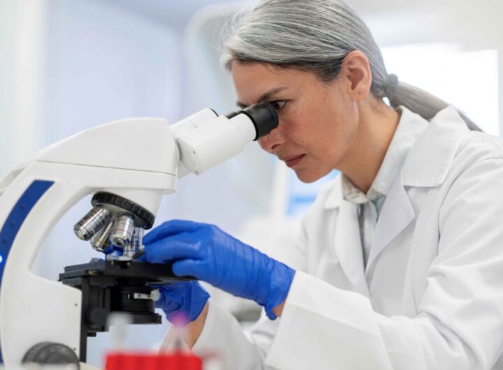 Čeští vědci ukládají fekálie dětí pro jejich léčbu v dospělosti