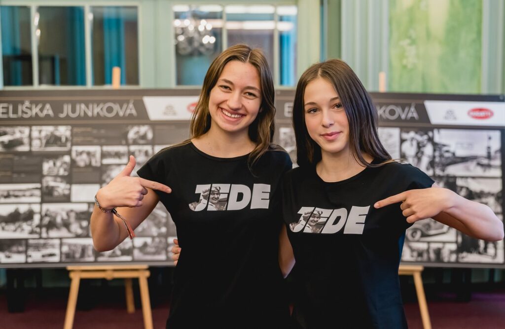 Kolekce Elišky Junkové, Autoklub ČR, závodníci