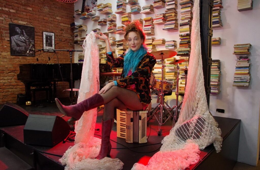 Rozálie, Láska, hlína, rýč