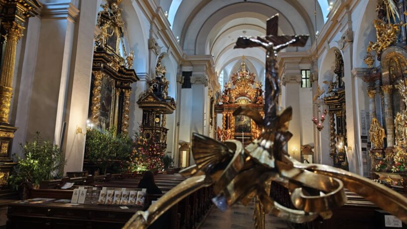 Kam v Praze, Pražské Jezulátko, soška, Malá Strana, historie, kostel, legenda,