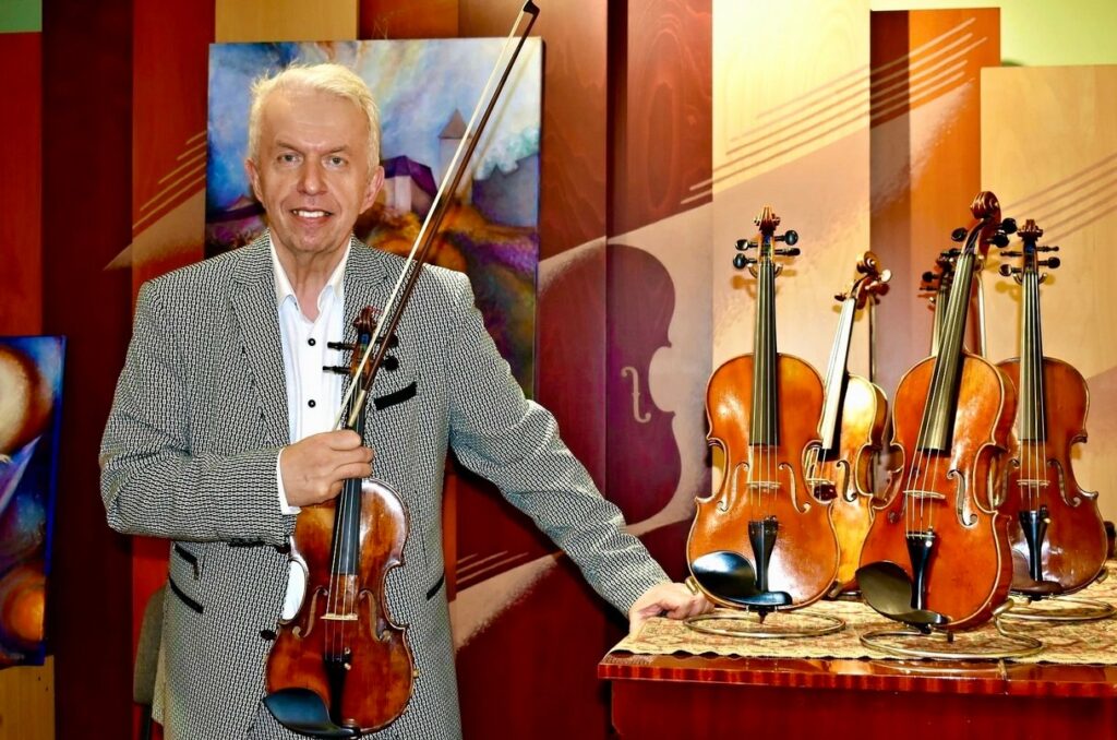 Jaroslav Svěcený, koncert, kultura, knihy, hudba, housle