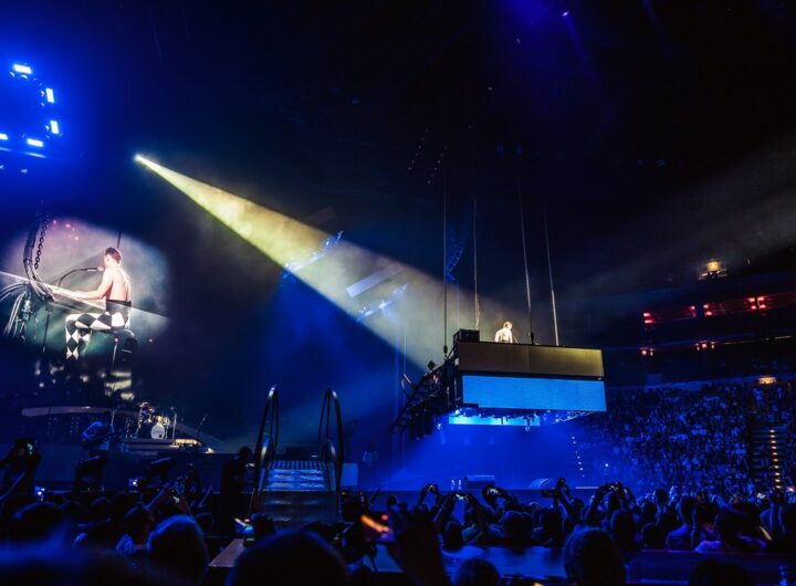 Queenie, Létající klavír , kultura, koncert, hudba, CESTA NA STAGE