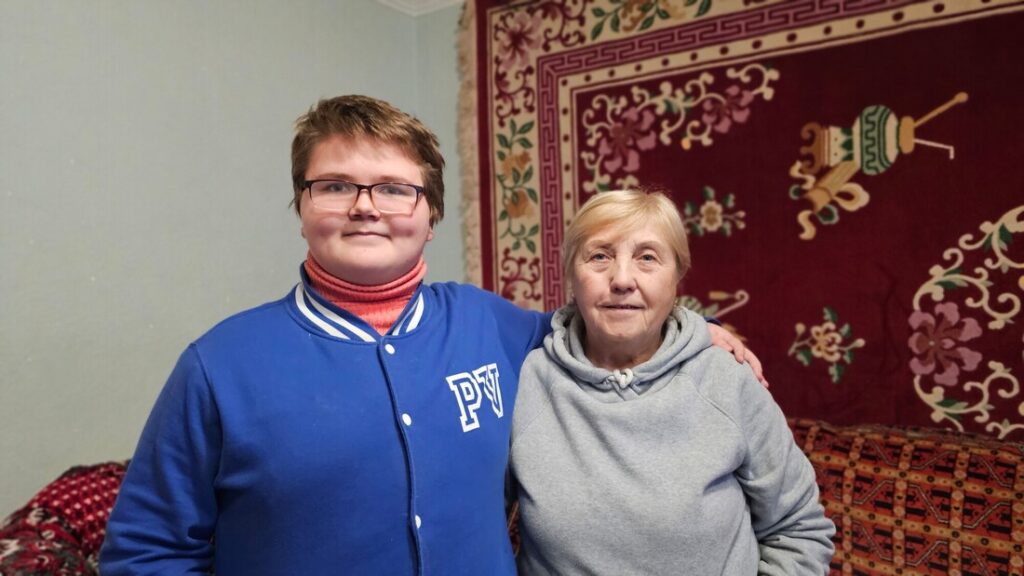 CARE, Ukrajina, Válka, domácí násilí,