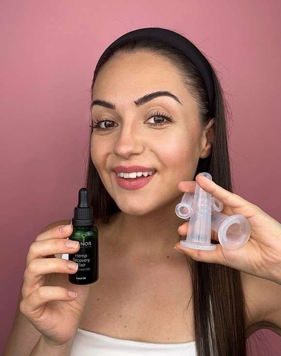 Kurzy Gua Sha masáží obličeje, Baňkování obličeje, kosmetika, pleť, tejpování, Beautytape.cz