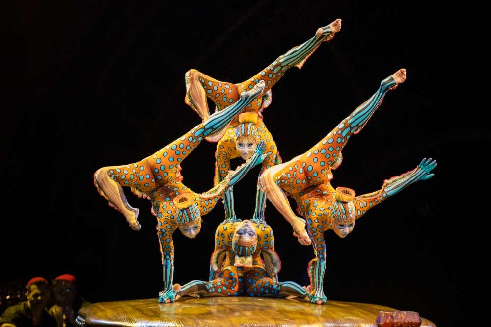 Cirque du Soleil, šapitó Praha, cirkus, KURIOS