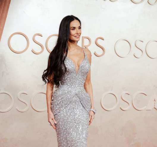 Demi Moore, Selena Gomez, Emma Stone, Zoe Saldana, Dyson, vlasy, účes, kadeřník