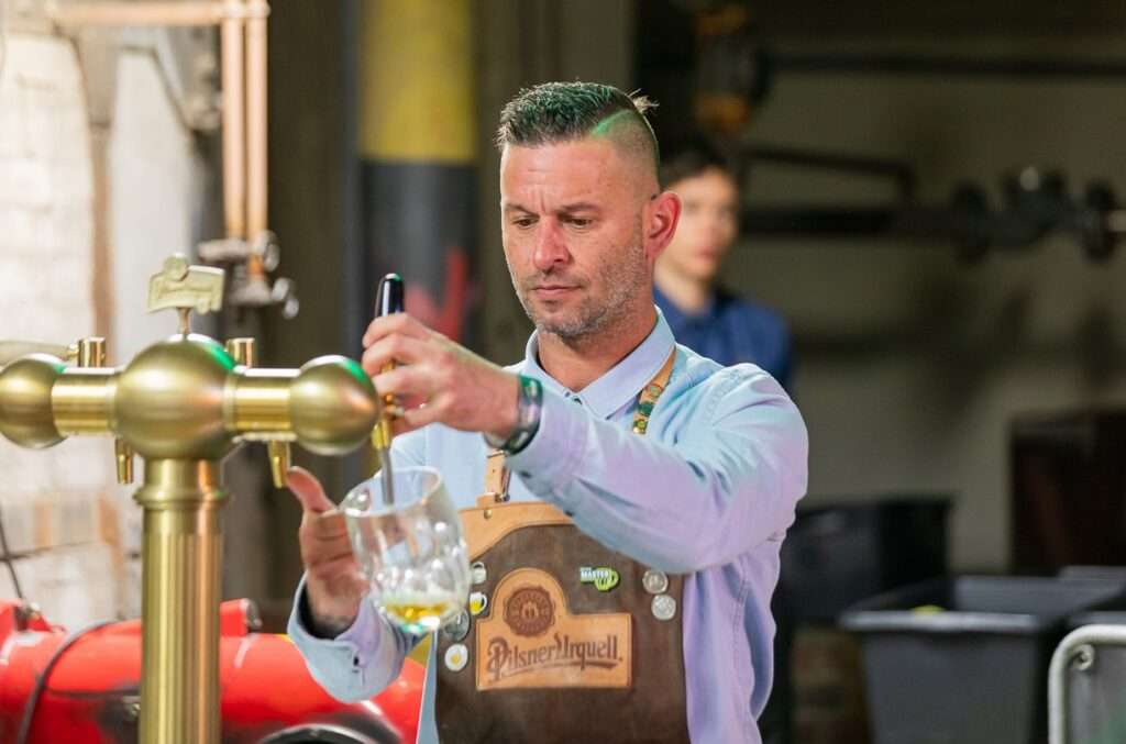 Pilsner Urquell Master Bartender, pivo, O2 universum,